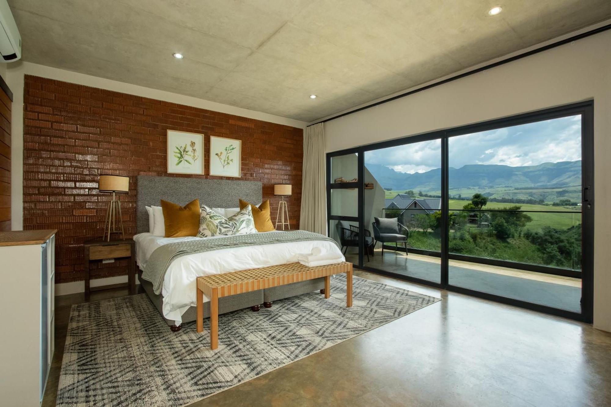 Dragonview Lodge Champagne Valley Exteriér fotografie