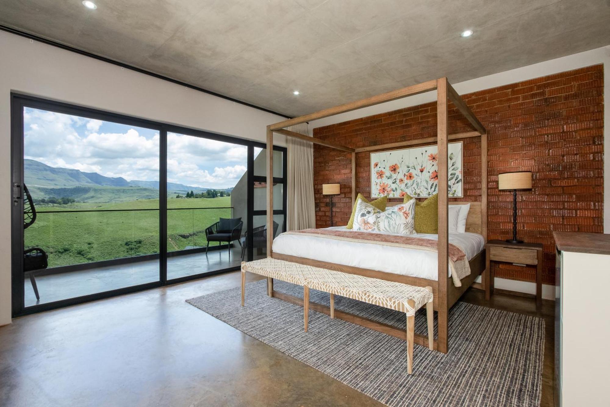 Dragonview Lodge Champagne Valley Exteriér fotografie