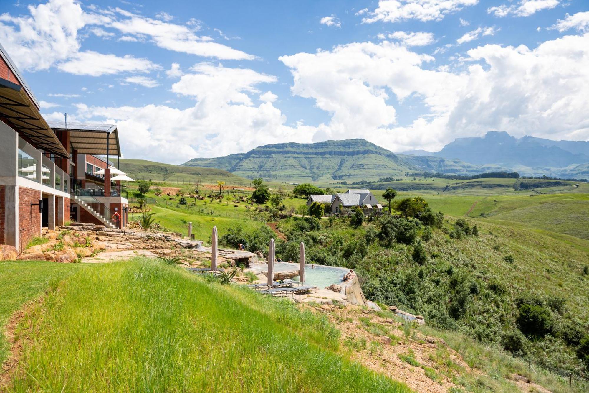 Dragonview Lodge Champagne Valley Exteriér fotografie