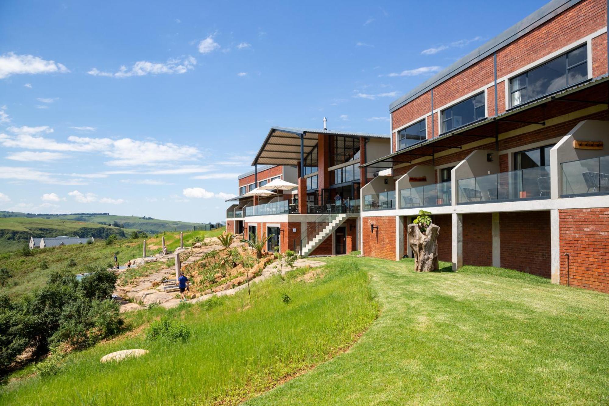 Dragonview Lodge Champagne Valley Exteriér fotografie